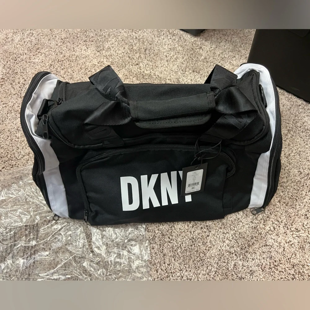 NEW DKNY DUFFLE BAG IN BLACK